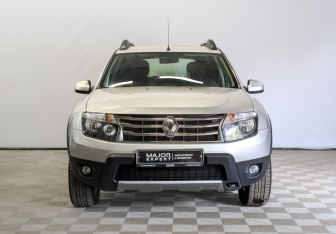 Подержанный автомобиль Renault Duster 2014 года (2 фото)