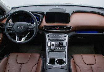 Подержанный автомобиль Hyundai Santa Fe 2023 года (13 фото)