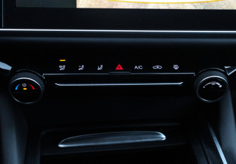 Подержанный автомобиль Omoda S5 2024 года (13 фото)