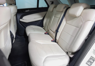 Подержанный автомобиль Mercedes-Benz GLE 2015 года (9 фото)
