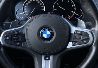 Подержанный автомобиль BMW X4 2019 года (16 фото)
