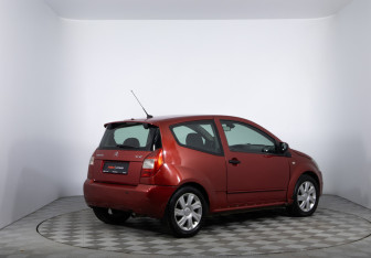 Подержанный автомобиль Citroen C2 2007 года (5 фото)