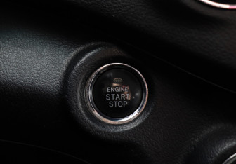 Подержанный автомобиль Toyota Highlander 2011 года (13 фото)