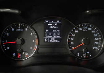 Подержанный автомобиль Kia Cerato Sedan 2014 года (12 фото)