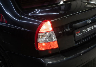 Подержанный автомобиль Hyundai Accent Sedan 2007 года (18 фото)