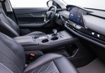 Подержанный автомобиль Changan UNI-K 2023 года (9 фото)