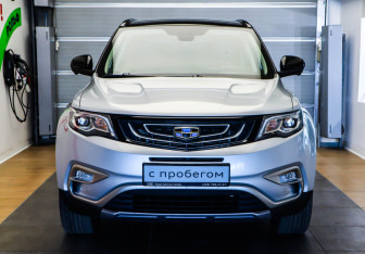Подержанный автомобиль Geely Atlas 2021 года (2 фото)