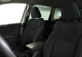 Подержанный автомобиль Subaru Forester Suv 2019 года (17 фото)