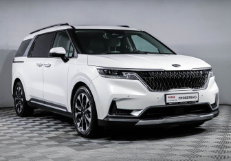 Подержанный автомобиль Kia Carnival 2021 года (3 фото)