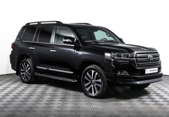 Подержанный автомобиль Toyota Land Cruiser Suv 2017 года (3 фото)