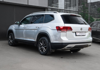 Подержанный автомобиль Volkswagen Teramont 2018 года (6 фото)
