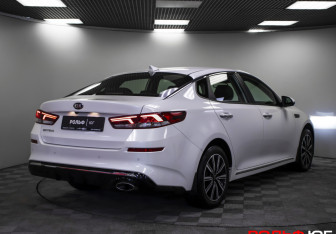 Подержанный автомобиль Kia Optima Sedan 2018 года (22 фото)