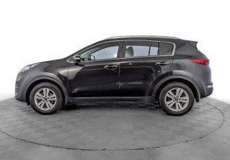 Подержанный автомобиль Kia Sportage 2018 года (8 фото)