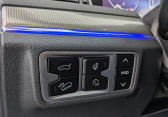 Подержанный автомобиль Hongqi HS5 2024 года (23 фото)