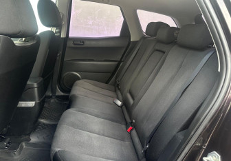 Подержанный автомобиль Mazda CX-7 2008 года (10 фото)