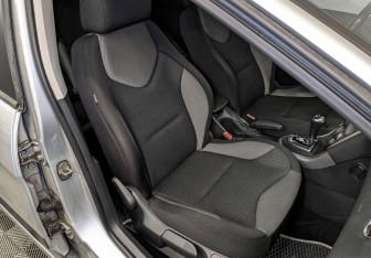 Подержанный автомобиль Peugeot 308 Hatchback 2011 года (23 фото)