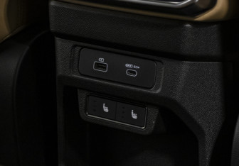 Подержанный автомобиль Jetour T2 2024 года (22 фото)