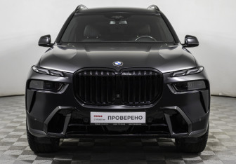 Подержанный автомобиль BMW X7 2023 года (2 фото)