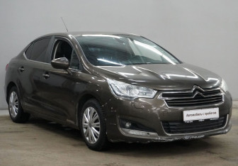Подержанный автомобиль Citroen C4 Sedan 2013 года (3 фото)