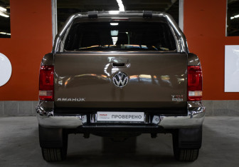 Подержанный автомобиль Volkswagen Amarok 2015 года (6 фото)