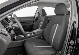 Подержанный автомобиль Hyundai Sonata 2023 года (20 фото)