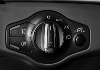 Подержанный автомобиль Audi A4 Sedan 2012 года (19 фото)