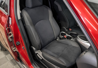 Подержанный автомобиль Nissan Juke 2014 года (21 фото)