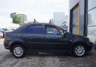 Подержанный автомобиль Renault Logan Sedan 2010 года (4 фото)