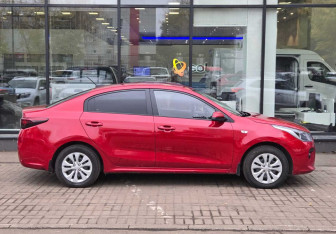 Подержанный автомобиль Kia Rio Sedan 2017 года (4 фото)