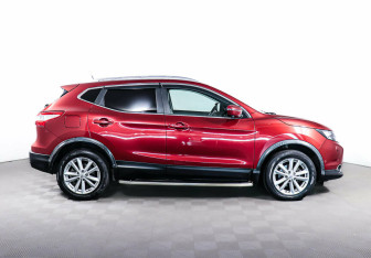 Подержанный автомобиль Nissan Qashqai 2016 года (4 фото)