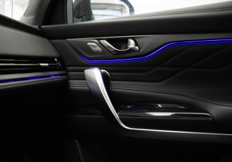 Подержанный автомобиль Changan CS95 2023 года (28 фото)