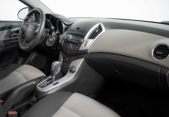 Подержанный автомобиль Chevrolet Cruze Sedan 2014 года (9 фото)