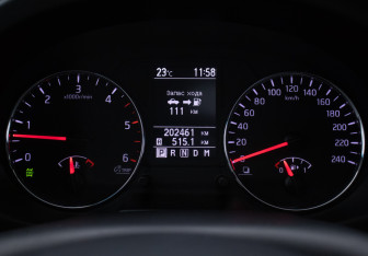Подержанный автомобиль Nissan X-Trail 2014 года (12 фото)