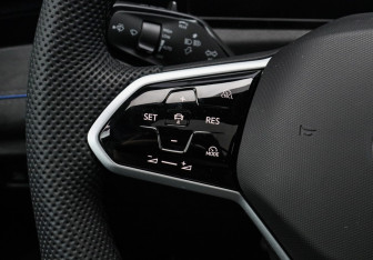 Подержанный автомобиль Volkswagen Tiguan 2025 года (34 фото)