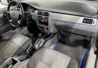 Подержанный автомобиль Chevrolet Lacetti Sedan 2011 года (11 фото)