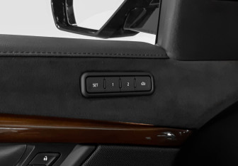 Подержанный автомобиль Cadillac Escalade Suv 2019 года (18 фото)