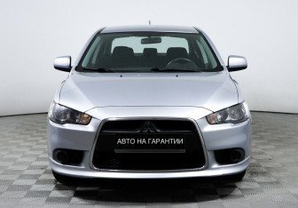 Подержанный автомобиль Mitsubishi Lancer Sedan 2013 года (2 фото)