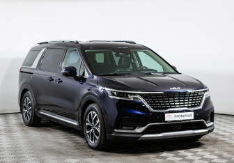 Подержанный автомобиль Kia Carnival 2022 года (3 фото)