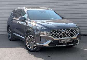 Подержанный автомобиль Hyundai Santa Fe 2021 года (3 фото)