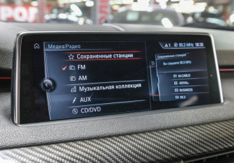 Подержанный автомобиль BMW X5 2017 года (21 фото)