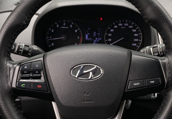 Подержанный автомобиль Hyundai Creta 2019 года (15 фото)