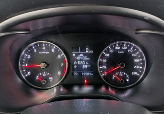 Подержанный автомобиль Kia Rio Sedan 2019 года (16 фото)