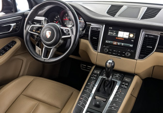 Подержанный автомобиль Porsche Macan 2016 года (29 фото)