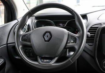 Подержанный автомобиль Renault Kaptur 2019 года (16 фото)