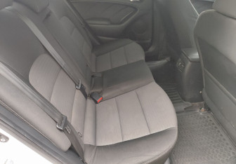 Подержанный автомобиль Kia Cerato Sedan 2019 года (10 фото)