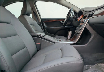 Подержанный автомобиль Volvo S80 2011 года (10 фото)