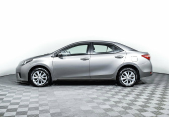 Подержанный автомобиль Toyota Corolla Sedan 2014 года (3 фото)