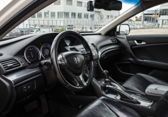 Подержанный автомобиль Honda Accord Sedan 2011 года (9 фото)