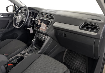 Подержанный автомобиль Volkswagen Tiguan 2019 года (13 фото)
