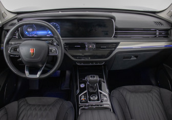 Подержанный автомобиль Hongqi HS5 2024 года (13 фото)